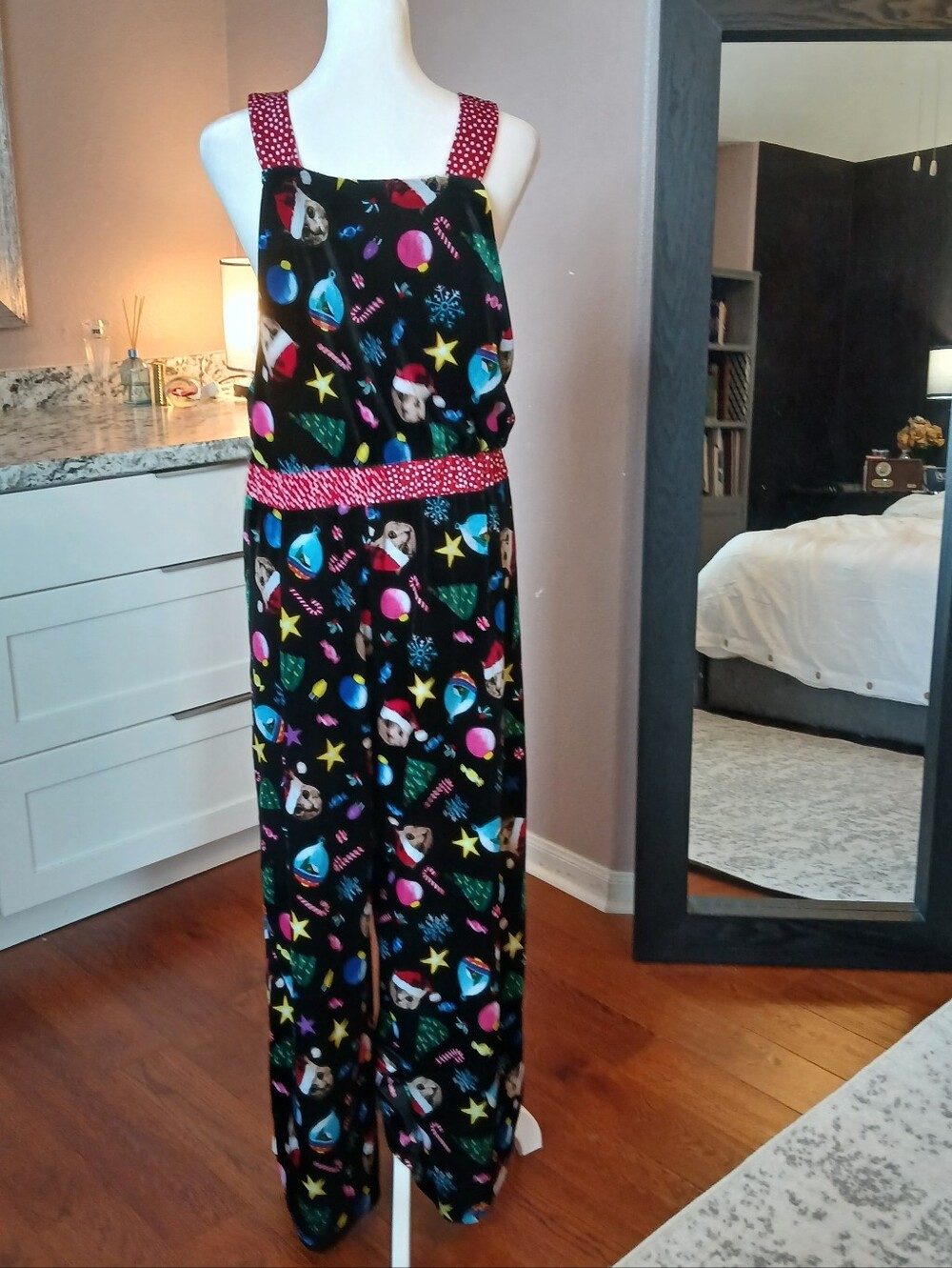 NWOT Christmas Cat Velour Jumpsuit Overalls Lrg Love On A Hanger Santa Hat Stars - Picture 7 of 11